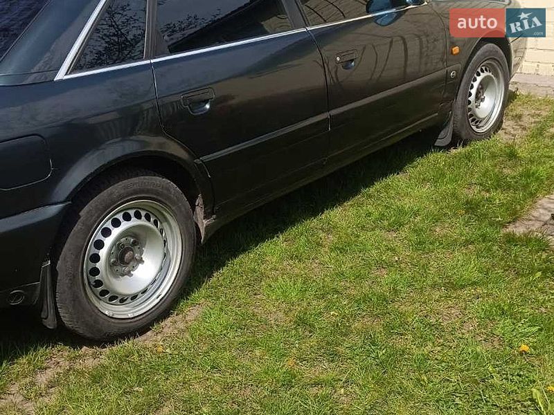 Седан Audi A6 1995 в Черкасах