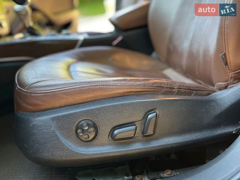 Седан Audi A6 2011 в Нетешине