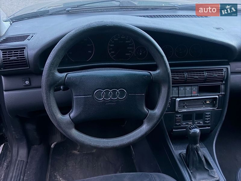 Седан Audi A6 1995 в Киеве