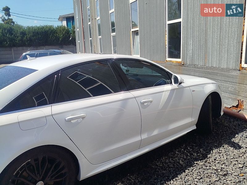 Седан Audi A6 2015 в Луцьку