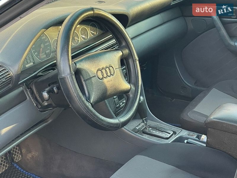 Седан Audi A6 1996 в Смілі