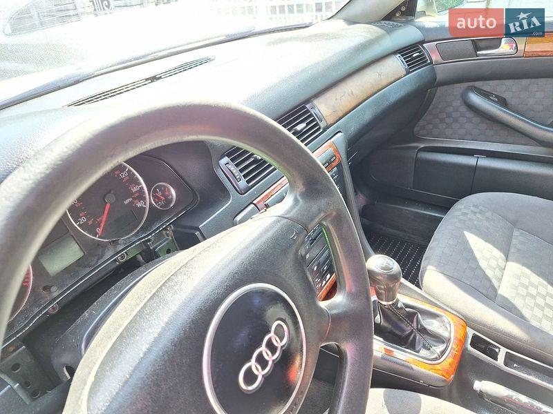 Седан Audi A6 2001 в Чернівцях