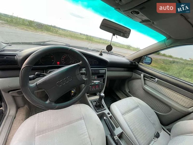 Седан Audi A6 1997 в Жовкві
