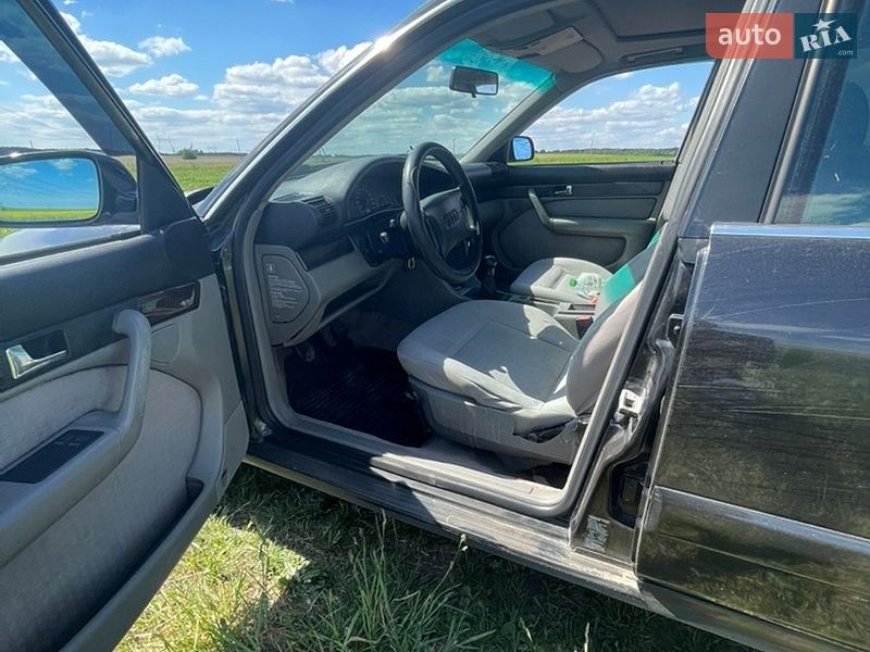 Седан Audi A6 1997 в Жовкві