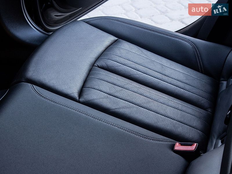 Седан Audi A6 2019 в Нововолинську
