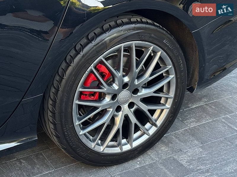 Седан Audi A6 2015 в Рівному