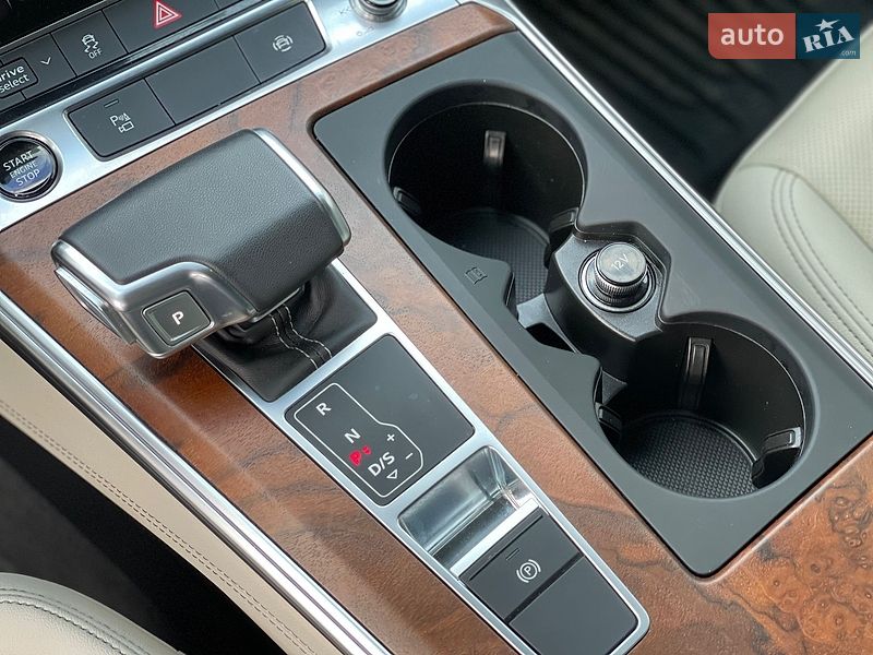 Седан Audi A6 2023 в Нововолынске