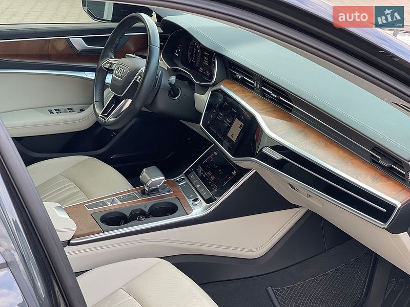 Седан Audi A6 2023 в Нововолынске