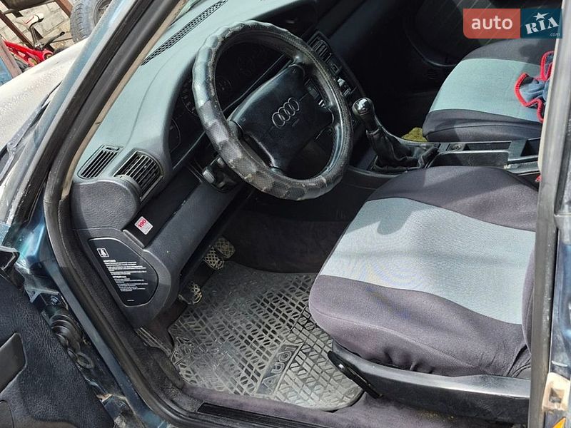 Седан Audi A6 1995 в Кременце