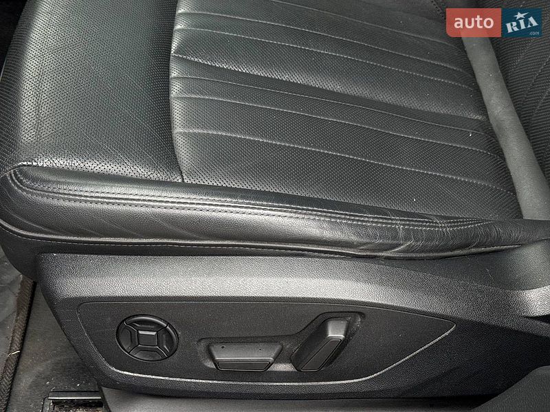 Седан Audi A6 2022 в Львове