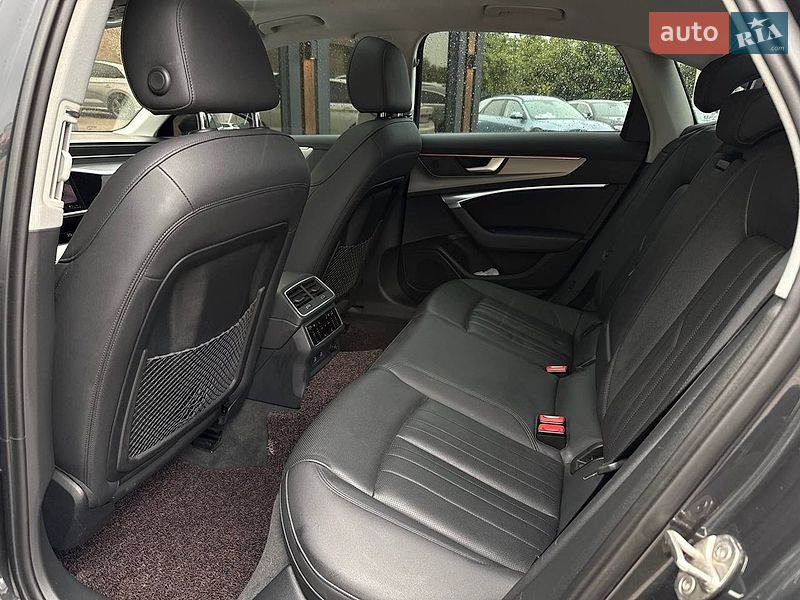 Седан Audi A6 2022 в Львове