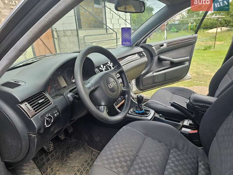 Седан Audi A6 1999 в Сарнах