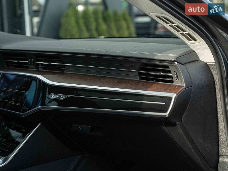 Седан Audi A6 2019 в Чернівцях