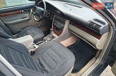 Седан Audi A6 1997 в Синельниково