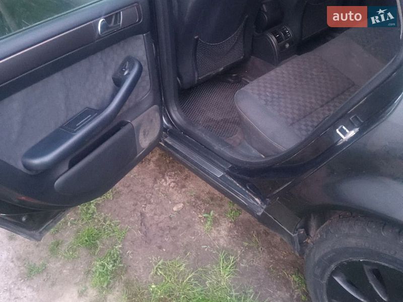 Седан Audi A6 1998 в Березане