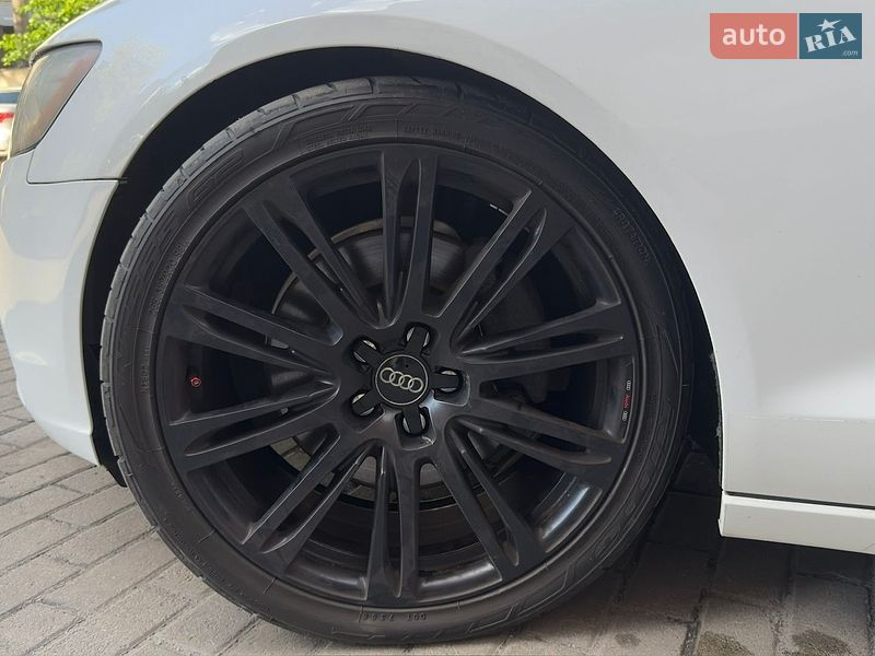 Седан Audi A6 2014 в Киеве