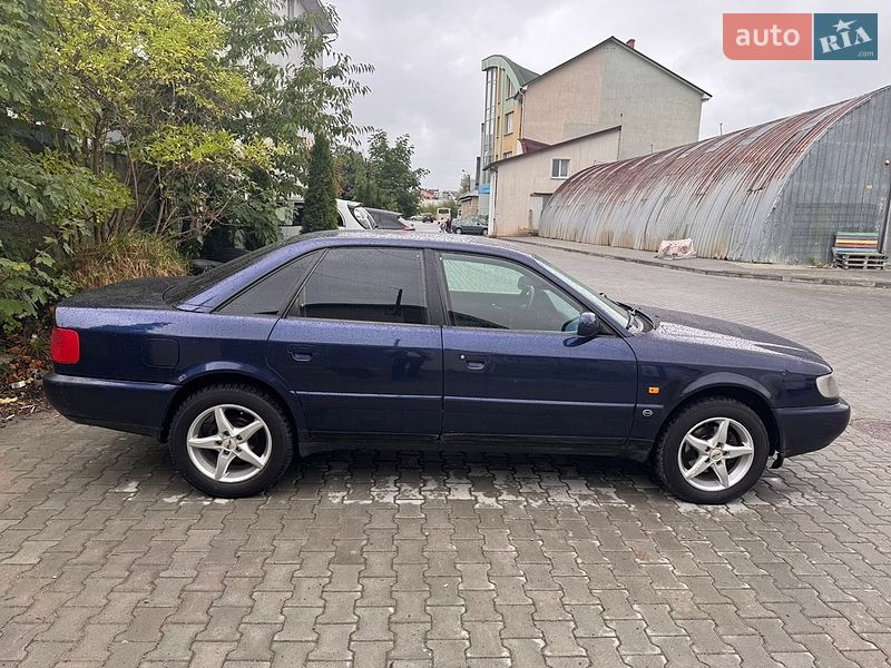 Седан Audi A6 1995 в Львові