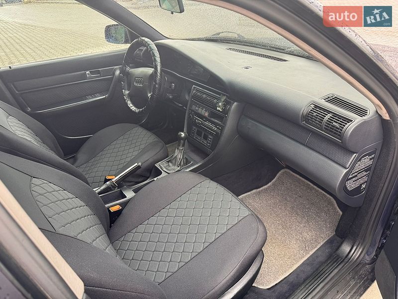 Седан Audi A6 1995 в Львові
