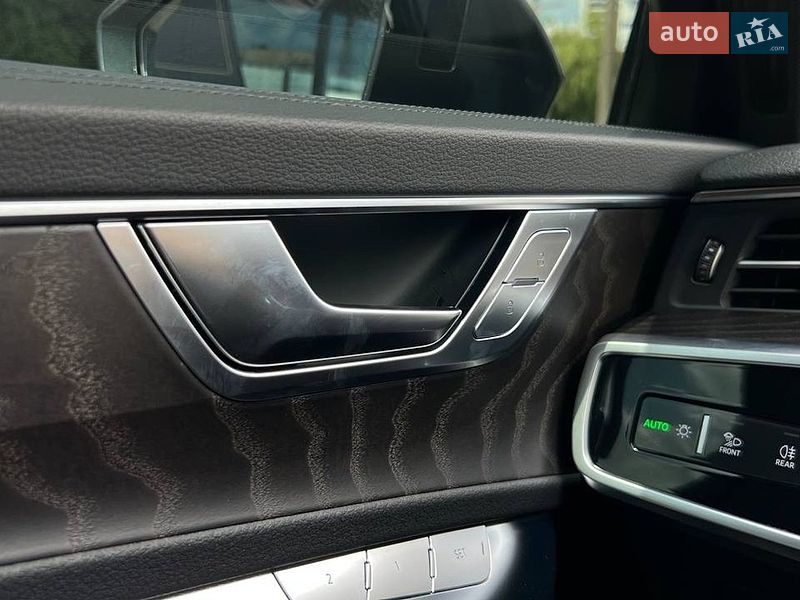 Седан Audi A6 2023 в Львові