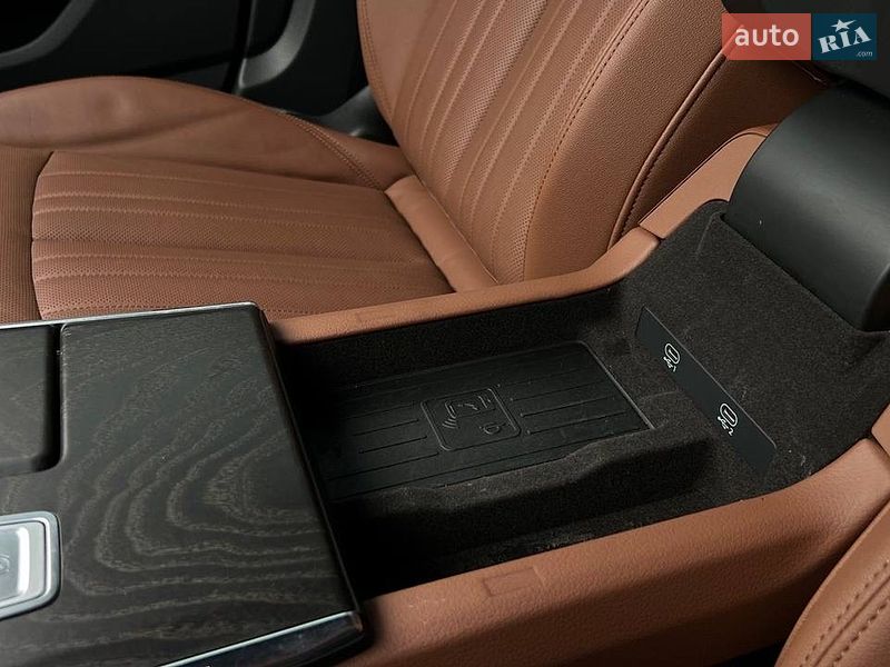 Седан Audi A6 2023 в Львові