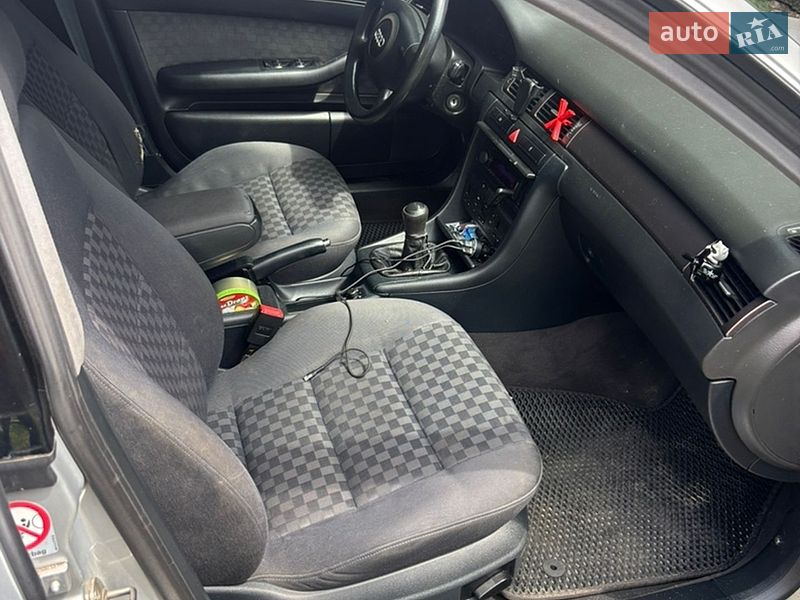Универсал Audi A6 2000 в Киеве