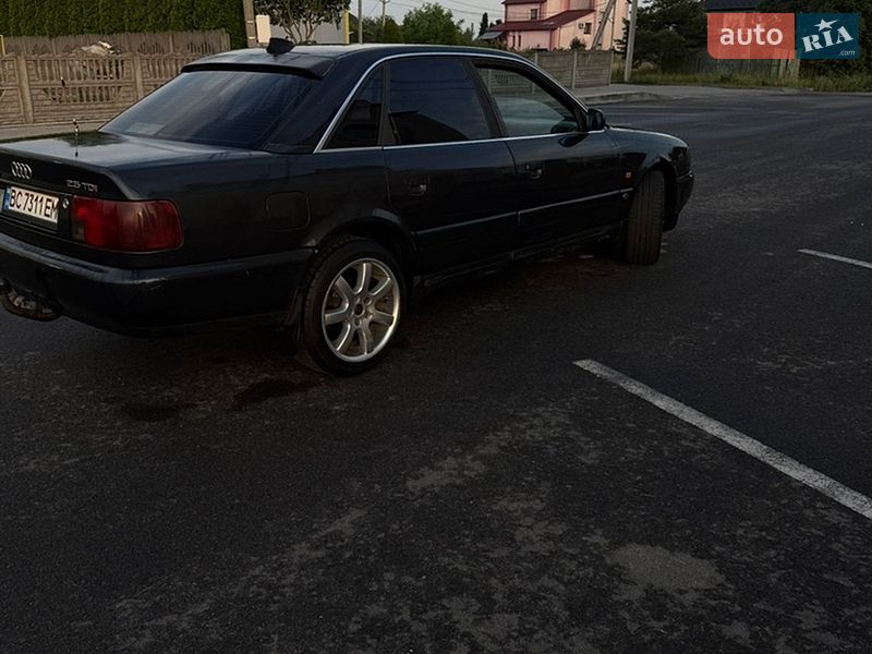 Седан Audi A6 1996 в Рава-Русской