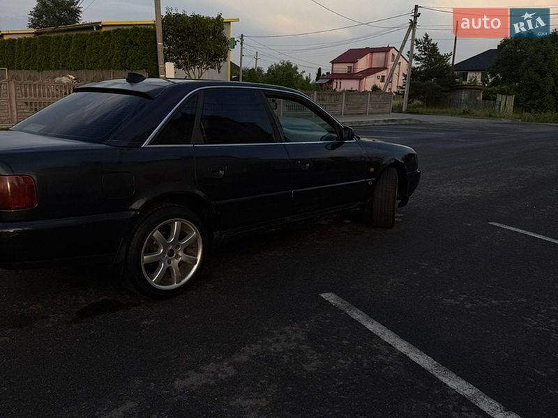 Седан Audi A6 1996 в Рава-Русской