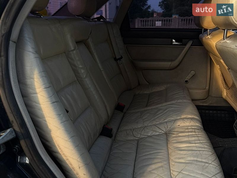 Седан Audi A6 1996 в Рава-Русской