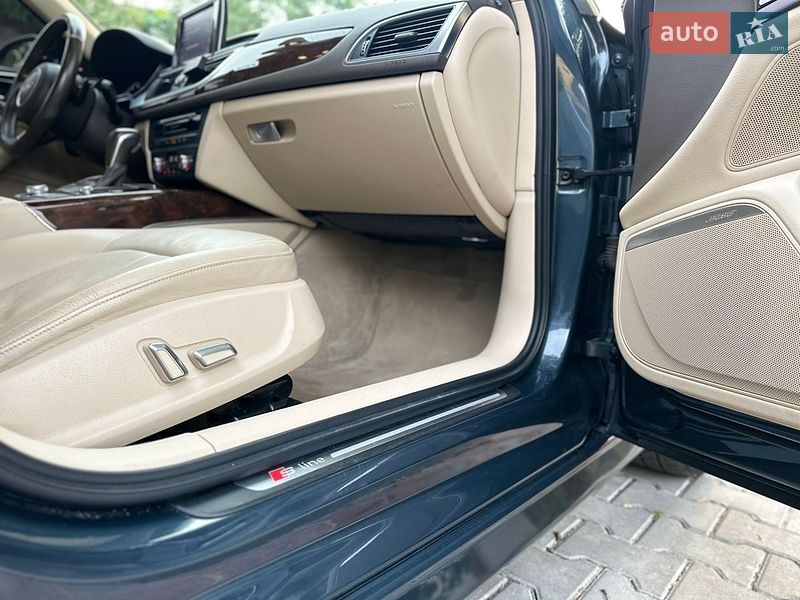Седан Audi A6 2015 в Ивано-Франковске