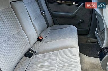 Седан Audi A6 1995 в Кореці