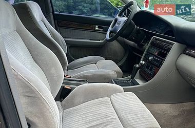 Седан Audi A6 1995 в Кореці
