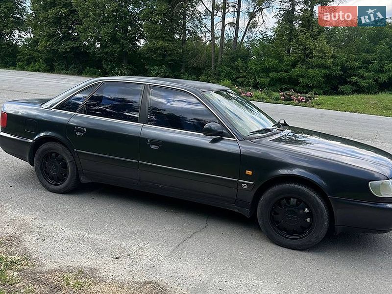Седан Audi A6 1995 в Кореці