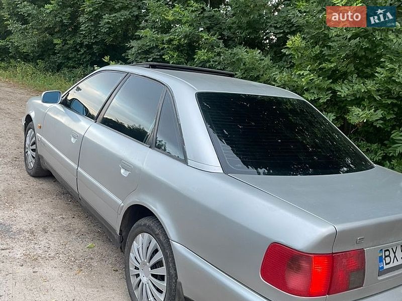 Седан Audi A6 1994 в Володарке