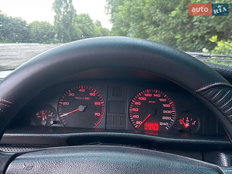 Седан Audi A6 1994 в Володарке