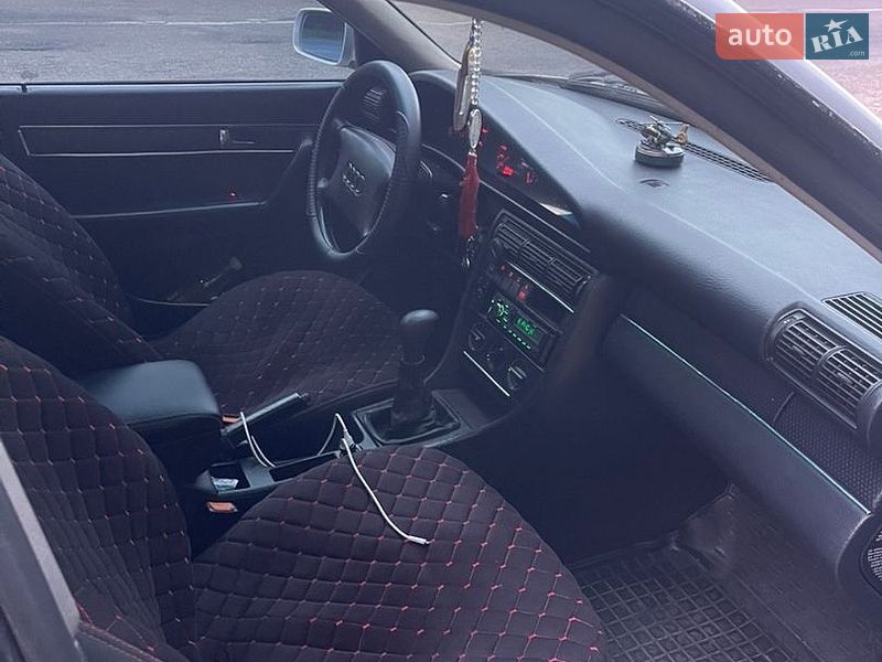 Седан Audi A6 1994 в Володарке