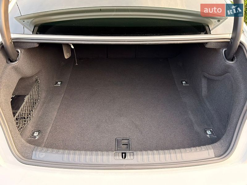 Седан Audi A6 2019 в Мукачево