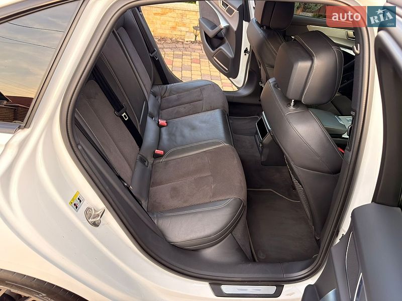 Седан Audi A6 2019 в Мукачево