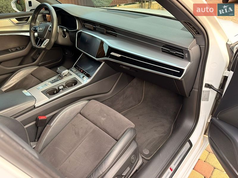 Седан Audi A6 2019 в Мукачево