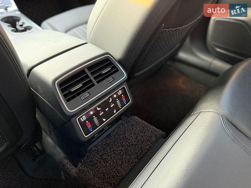 Седан Audi A6 2022 в Львові