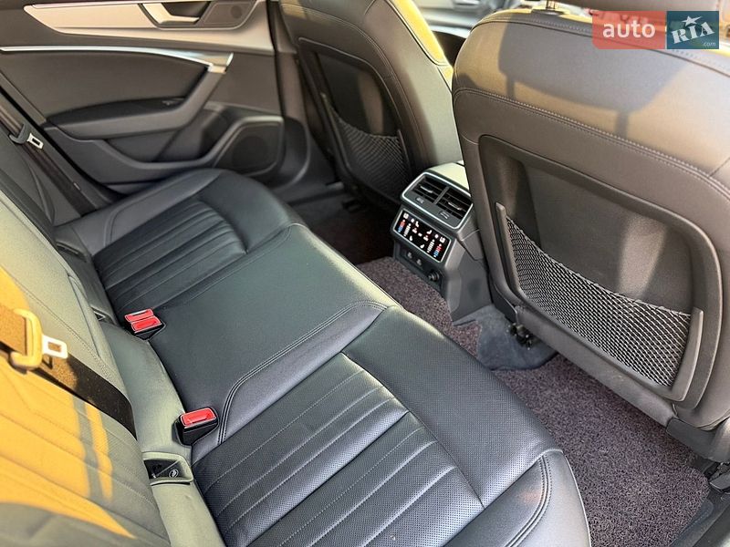 Седан Audi A6 2022 в Львові