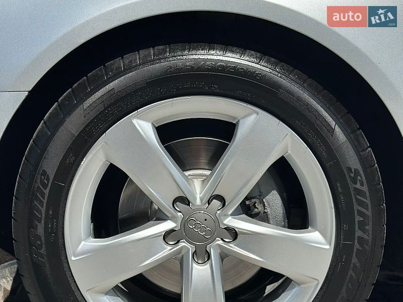 Седан Audi A6 2014 в Дубні