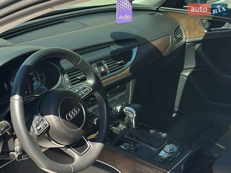 Седан Audi A6 2014 в Дубні
