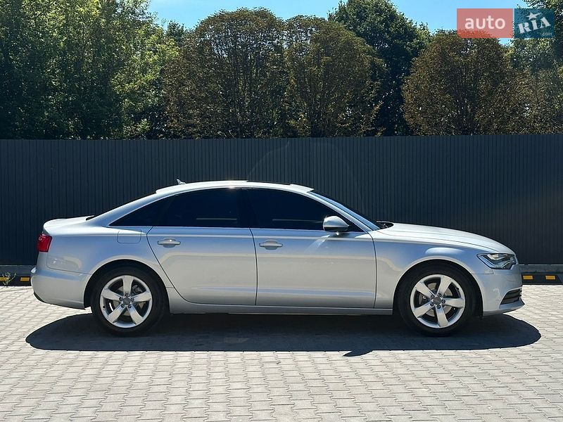 Седан Audi A6 2014 в Дубні