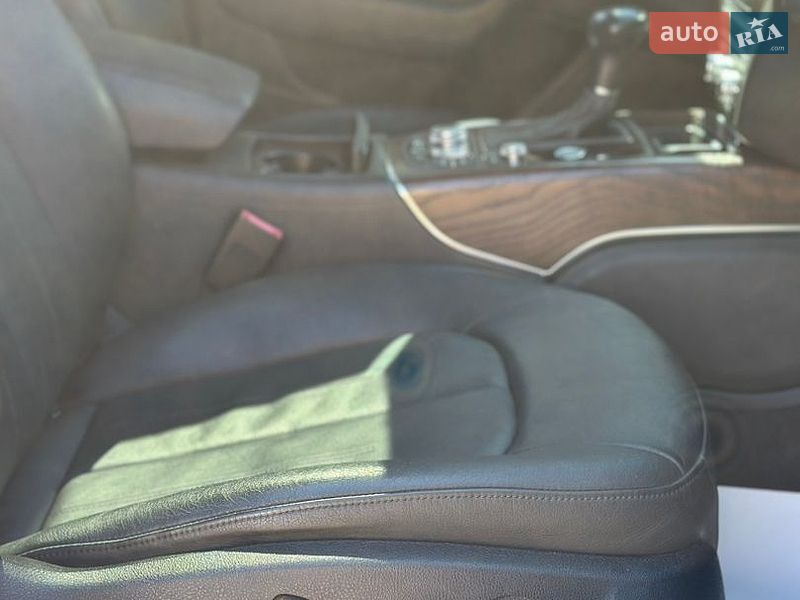 Седан Audi A6 2014 в Дубні