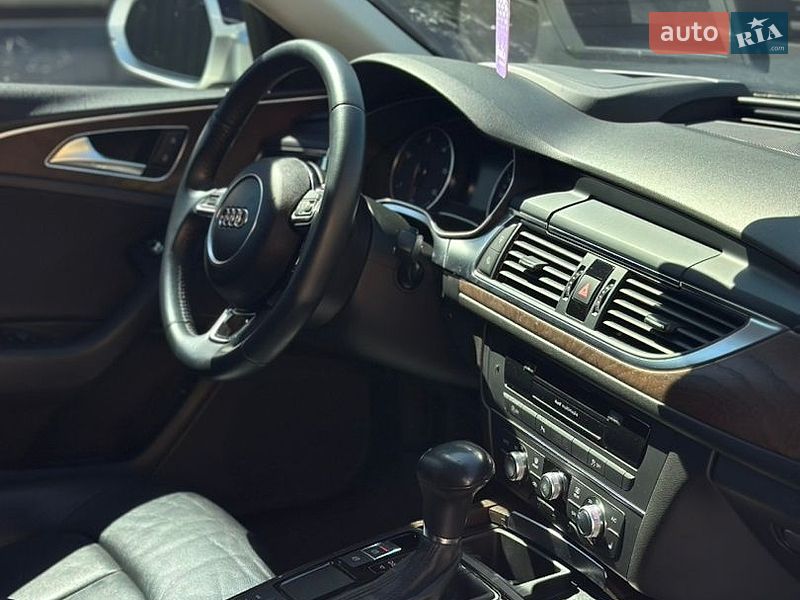 Седан Audi A6 2014 в Дубні