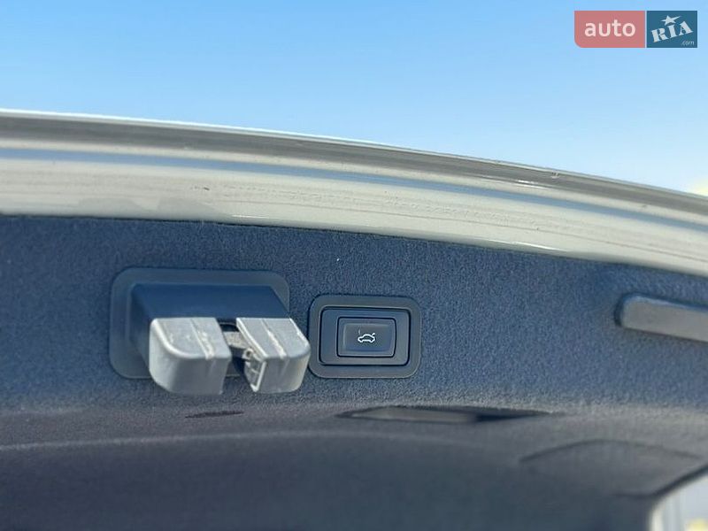Седан Audi A6 2014 в Дубні