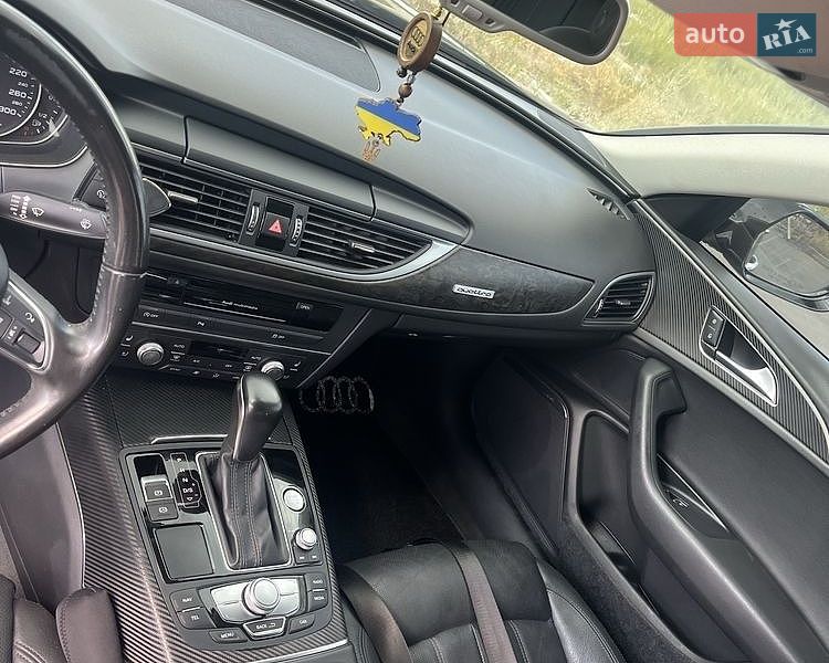Седан Audi A6 2012 в Бучі