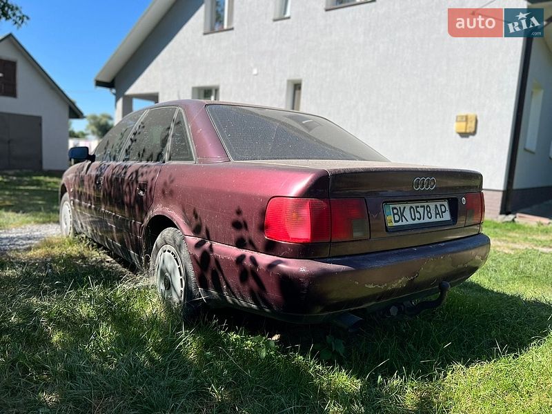 Седан Audi A6 1996 в Млиніві