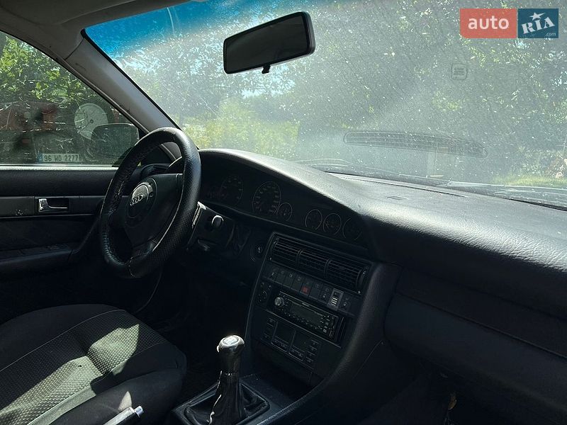 Седан Audi A6 1996 в Млиніві