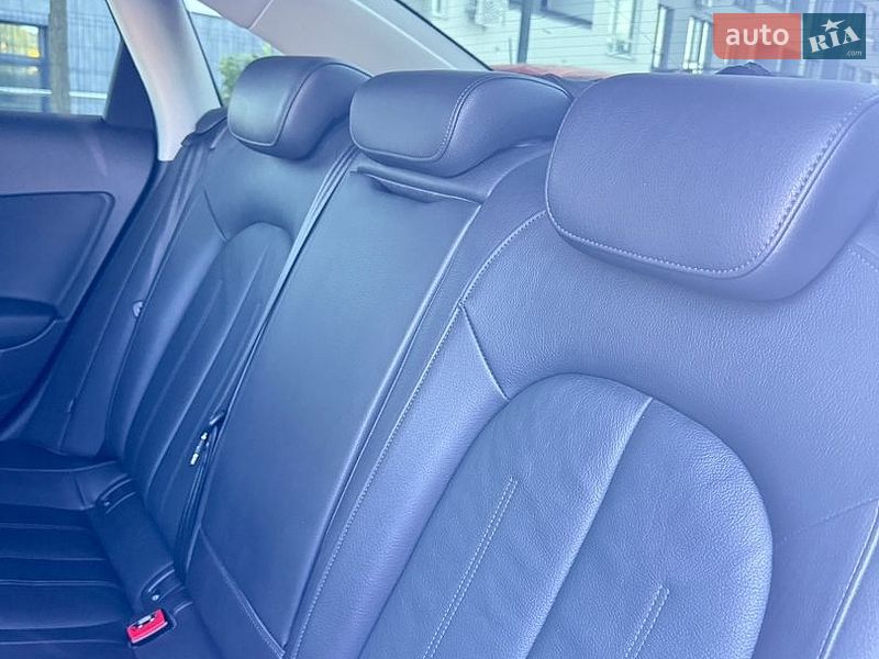 Седан Audi A6 2016 в Киеве